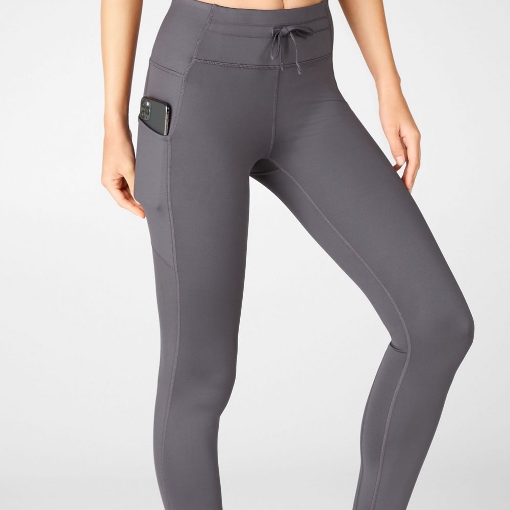 Fabletics 7/8 Grey leggings with pockets